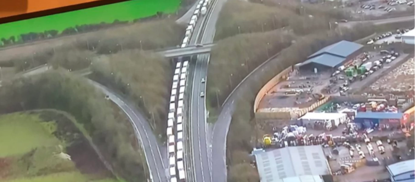 Βρετανία: 7.000 νταλίκες και φορτηγά περιμένουν να περάσουν το Ντόβερ (βίντεο)